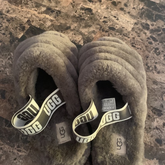 UGG slides - Picture 4 of 4